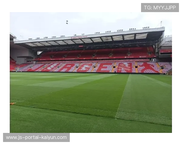 利物浦球迷展示致敬克洛普巨型TIFO 利物浦球迷展示致敬克洛普巨型TIFO