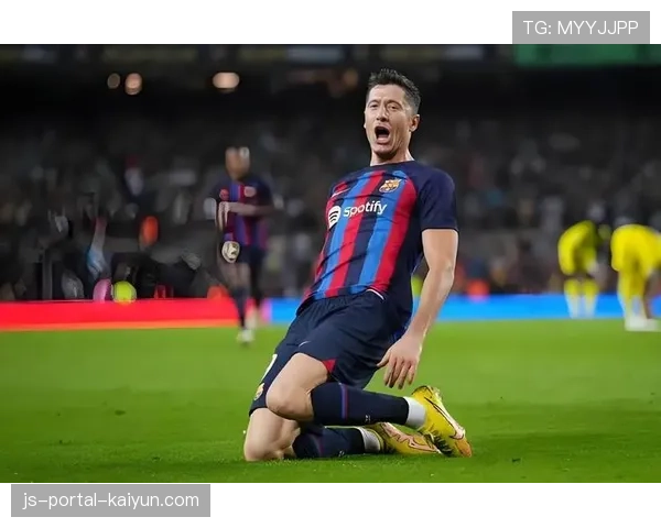 亚马尔角球精准助攻费兰头球破门，诺坎普球场沸腾